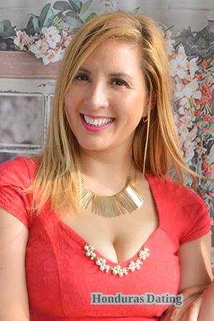 226550 - Andrea Age: 36 - Peru